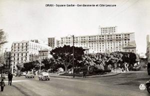 CA f- 009- Square Garbe